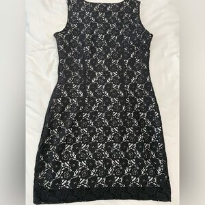 Black lace sleeveless dress